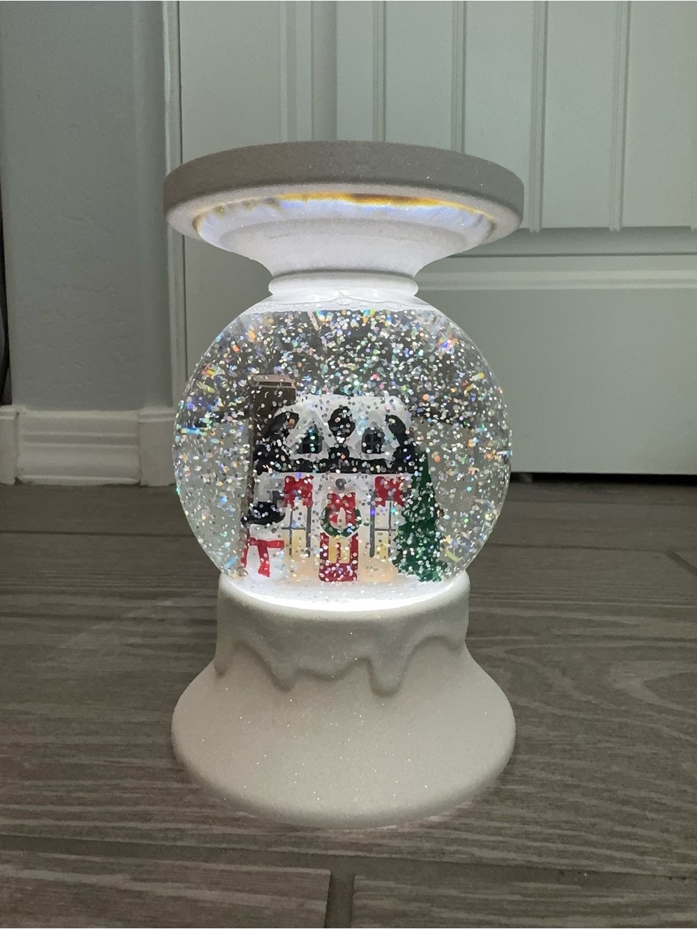 Bath & Body Works Musical Snow Globe Holiday House 3-Wick Candle Holder